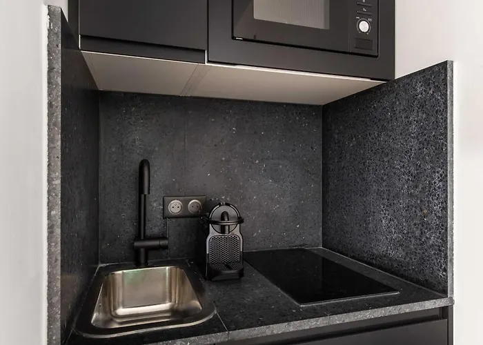 Charming - 2p - Exhibitions Park