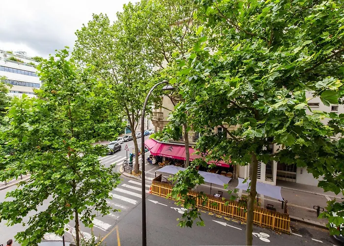 Charming - 2p - Exhibitions Park Paris